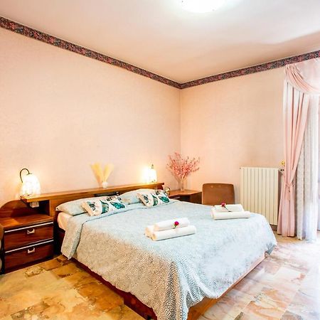 Barocco Room Wi-Fi Ragusa Luaran gambar