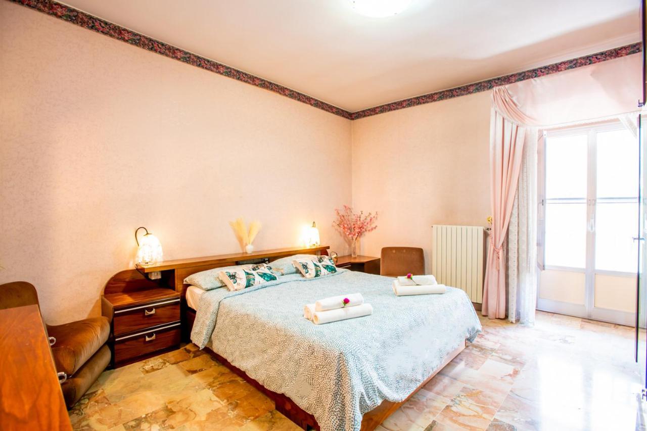 Barocco Room Wi-Fi Ragusa Luaran gambar